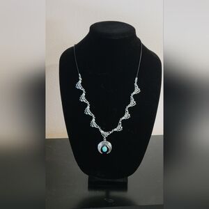 Elegant Silver Floral Necklace